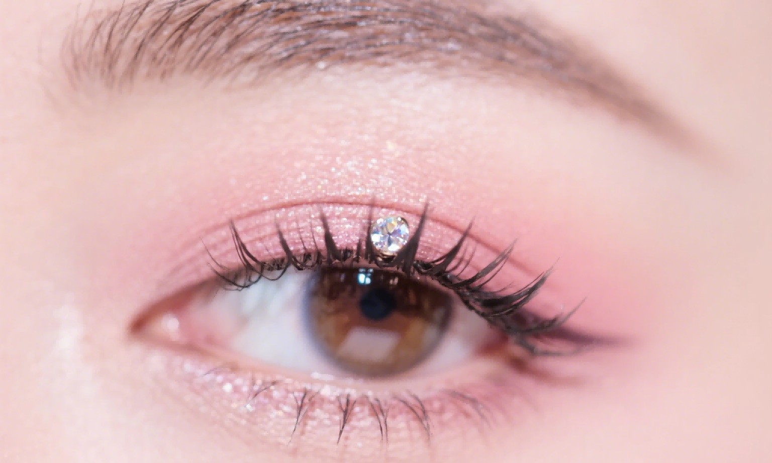 Hypoallergenic False Eyelashes for Nurses: Comfortable and Safe for Long Shifts